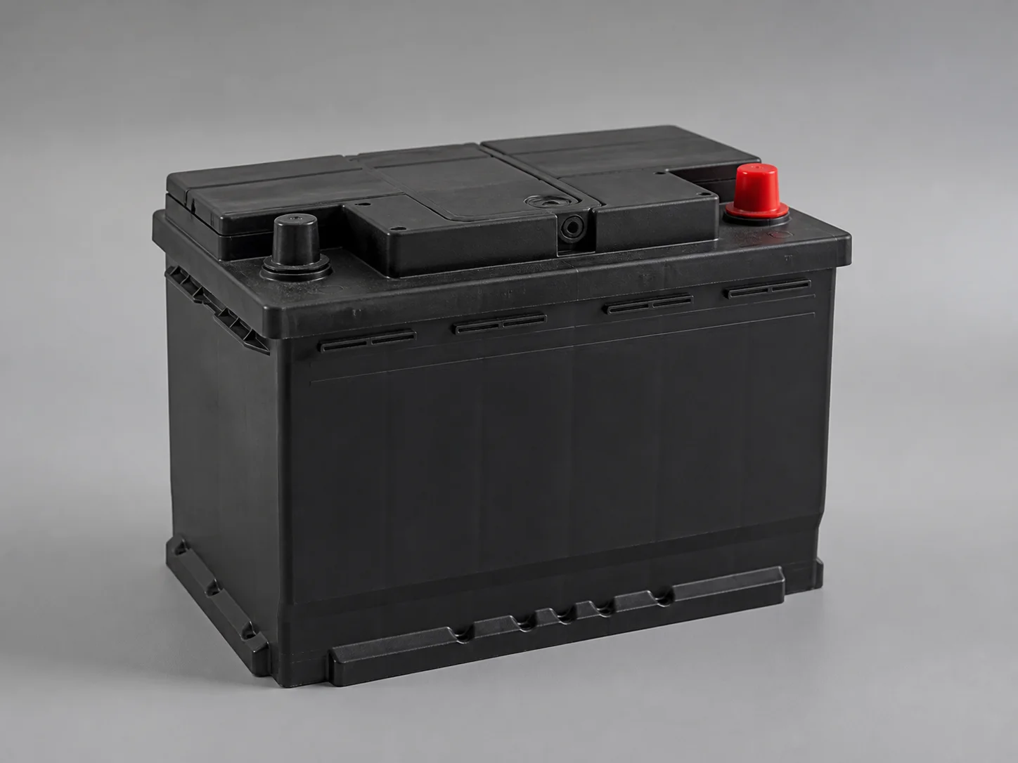 Bateria automotiva compacta sem rótulo de marca