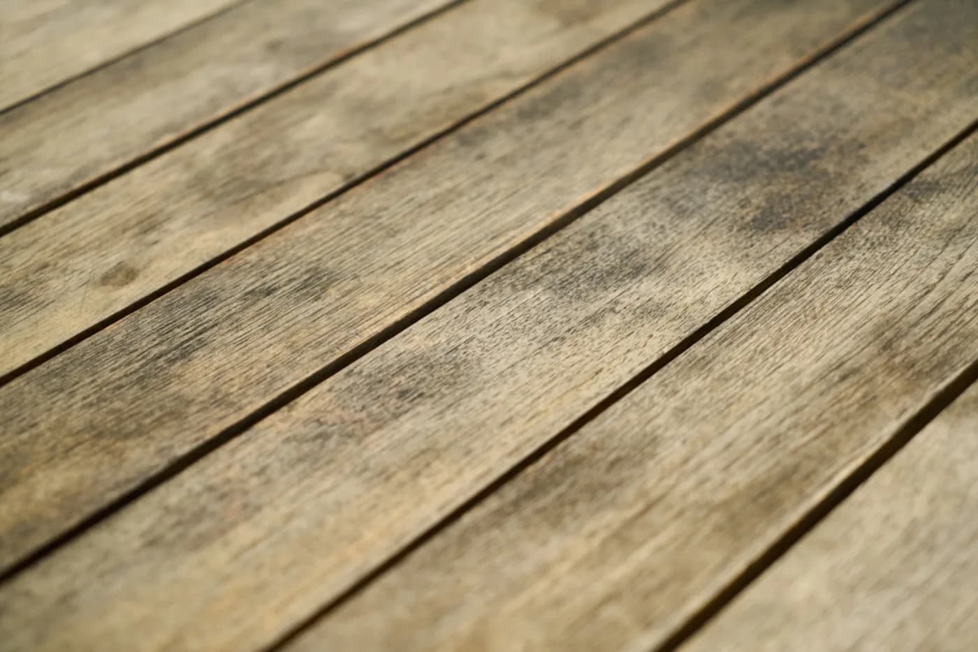 Superfície de deck de madeira vista em detalhe