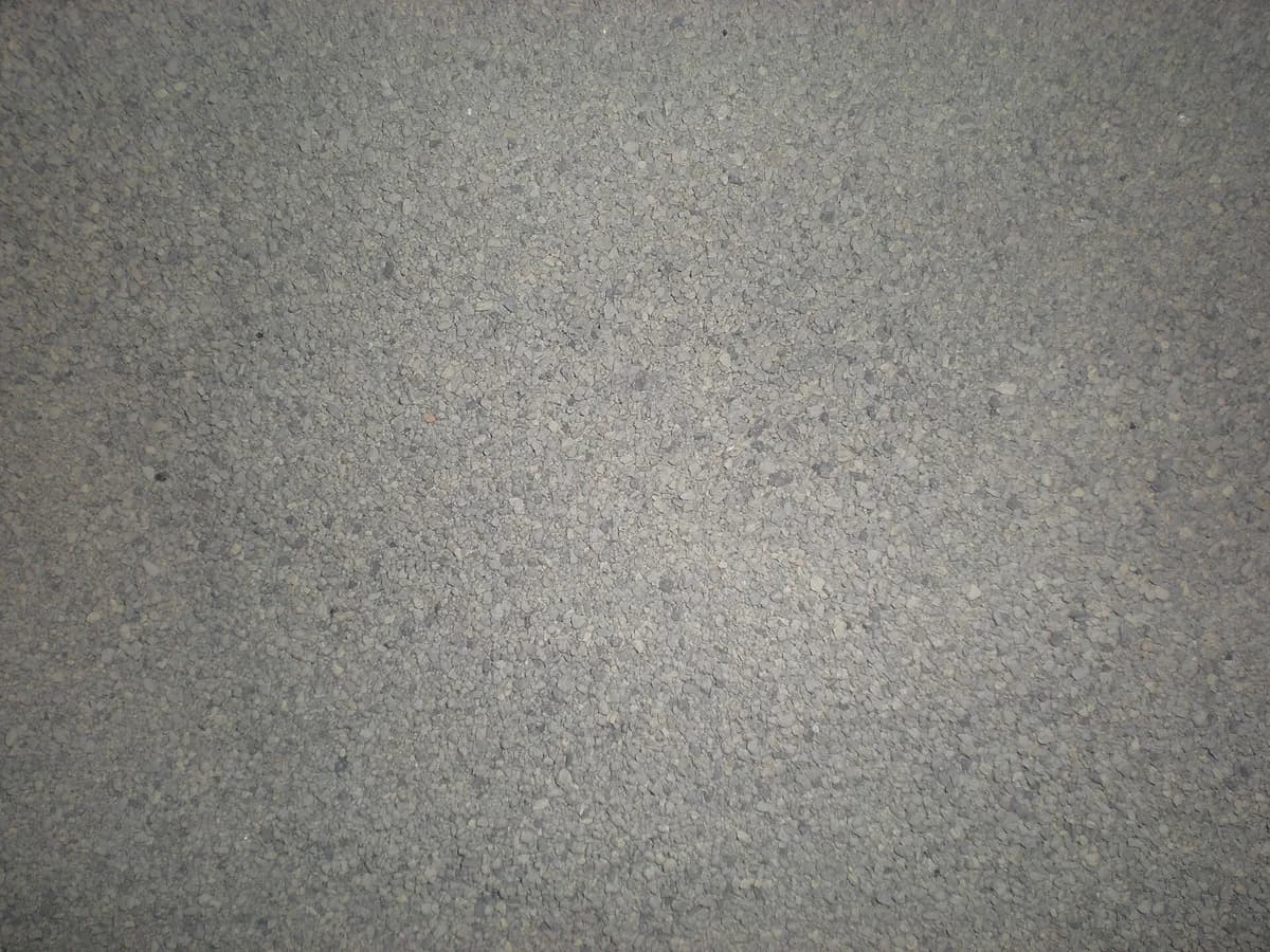 Granulado mineral claro visto de perto, sem embalagem ou rótulo