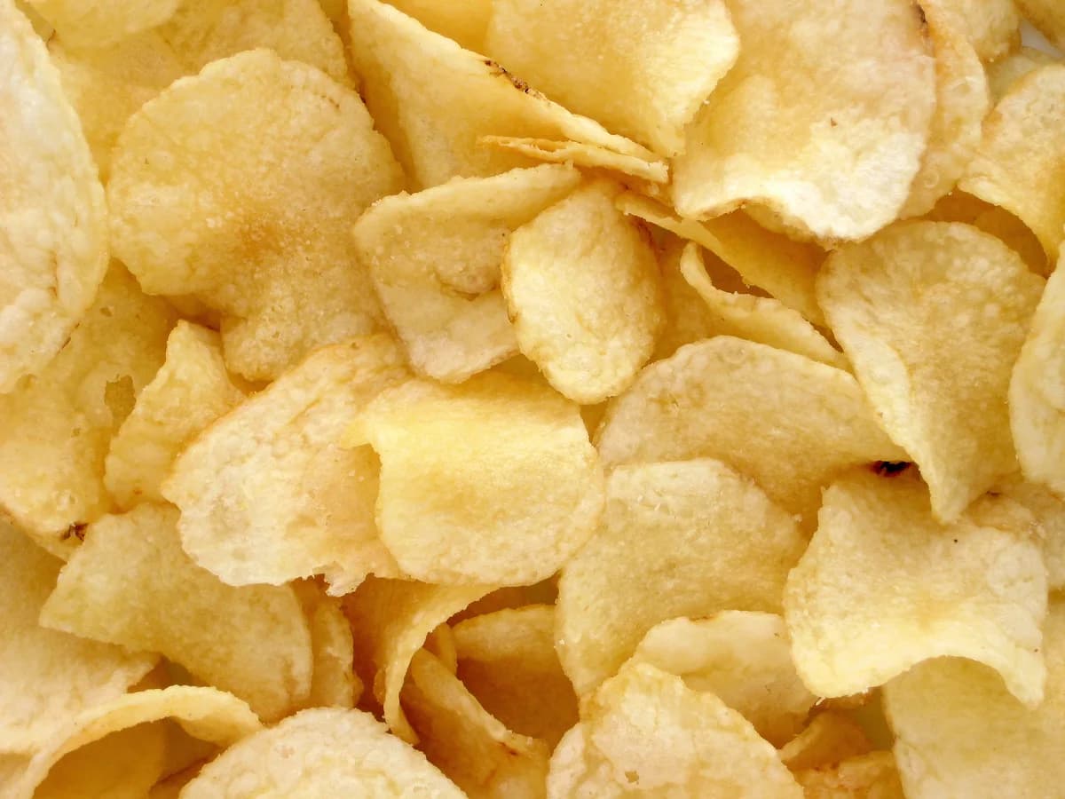 Batatas chips sem embalagem em composição aproximada